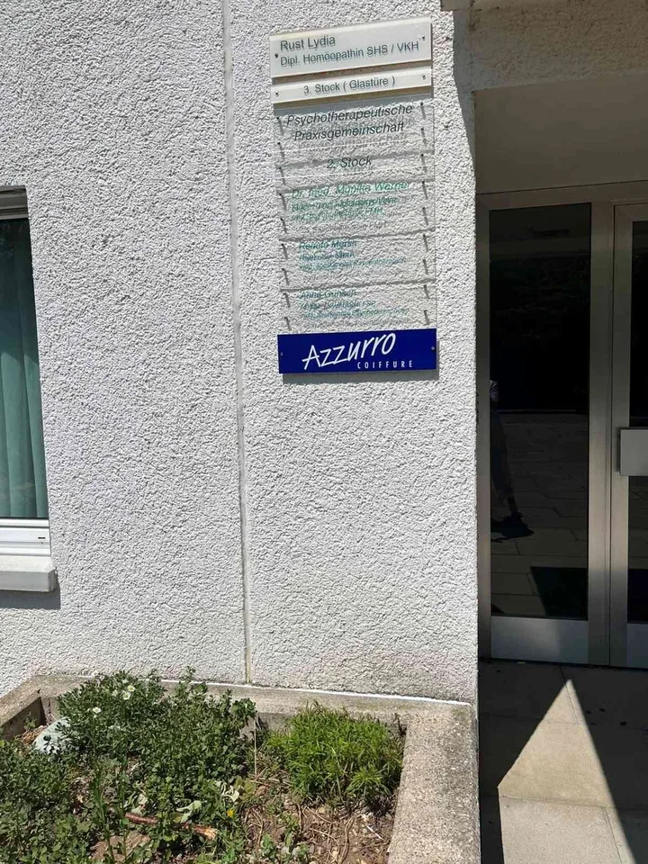 Untermieter/in für Coiffeurgeschäft in Bülach gesucht