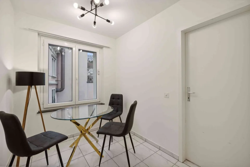 Möbliertes WG-Zimmer mit privatem Balkon – top Lage in Winterthur