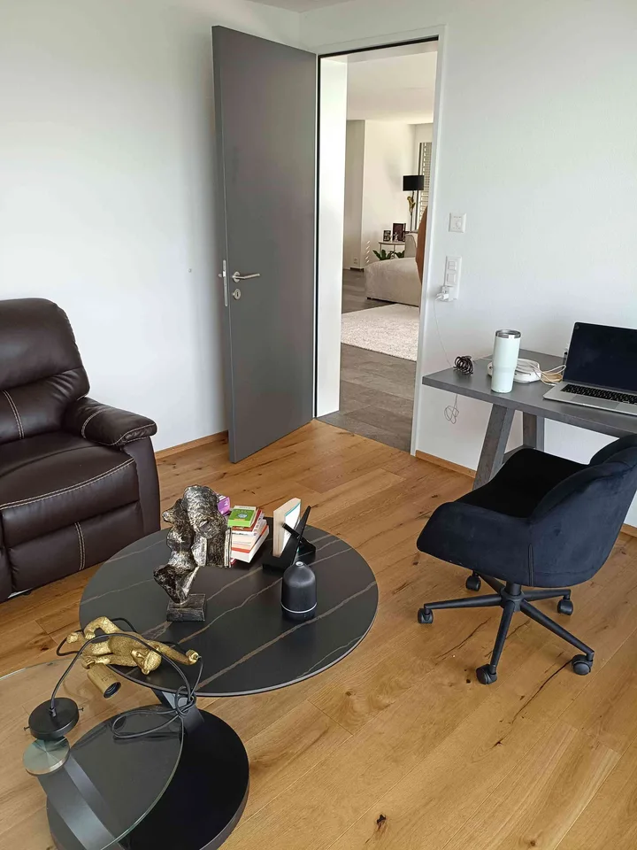 Moderne 4.5-Zimmer-Neubauwohnung mit Balkon