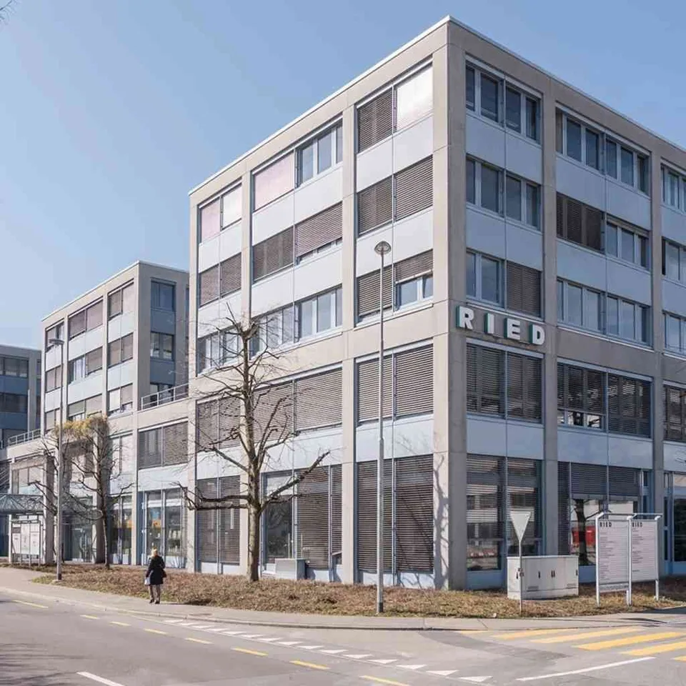 Repräsentative Büroräumlichkeiten in Rotkreuz ZG – Nachmieter gesucht