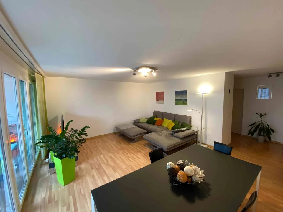 zu vermieten per 01.11.2026 teilmöblierte Wohnung in Rotkreuz