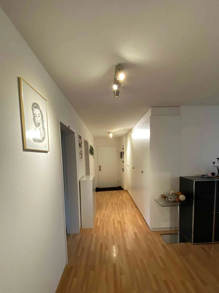 zu vermieten per 01.11.2026 teilmöblierte Wohnung in Rotkreuz