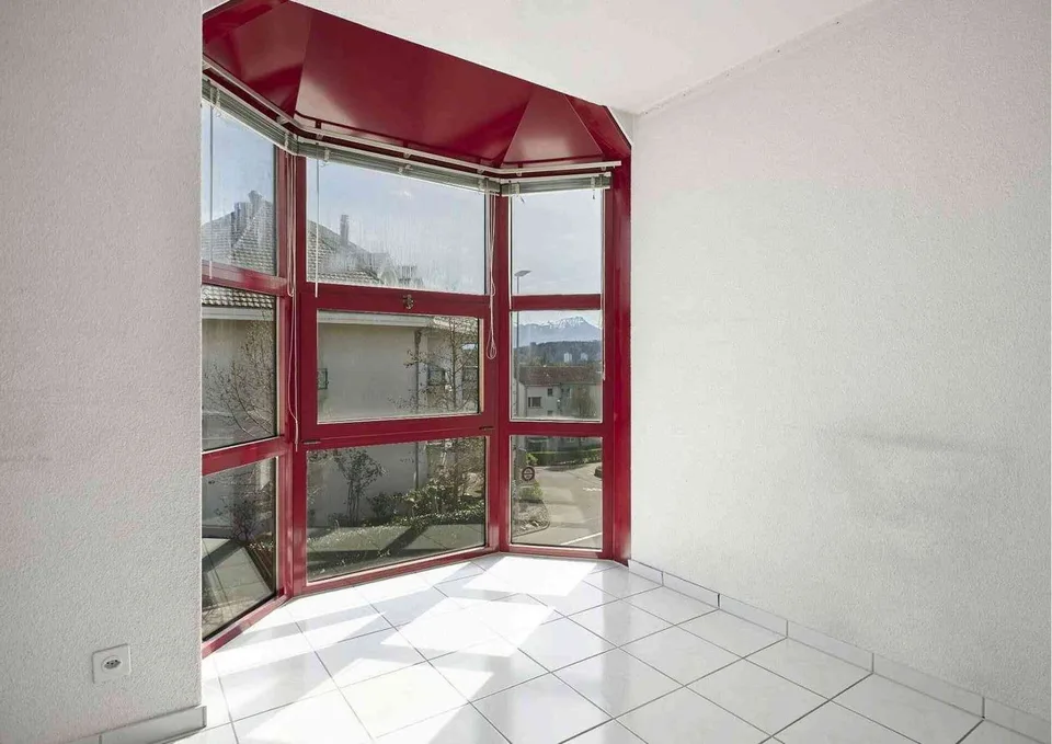 grosse Maisonette befristet bis Ende Sep 2027