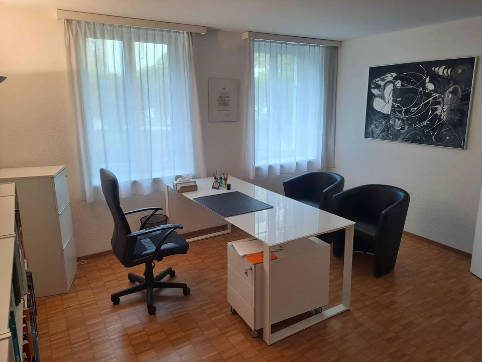 Praxis- oder Büroraum in Thalwil für 6 Tage pro Woche