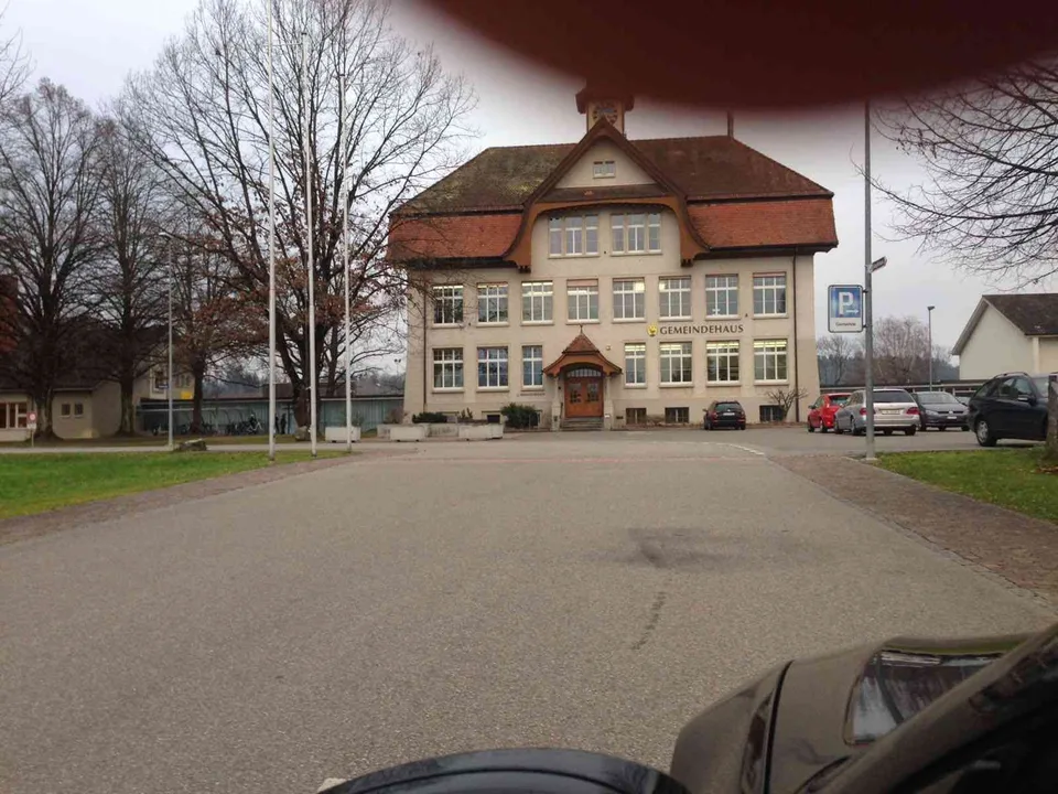 H14 P12 Autoeinstellhallenplatz