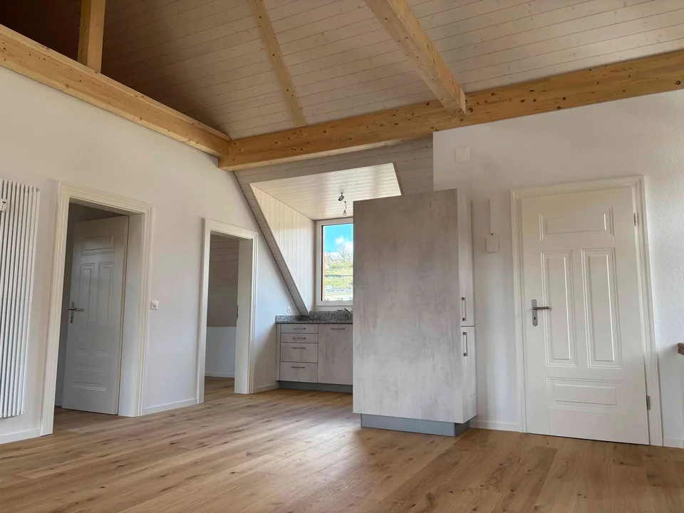 Wunderschöne Dachwohnung frisch renoviert