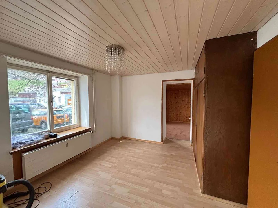 Günstige 3 Zimmer Parterrewohnung mit neuer Küche
