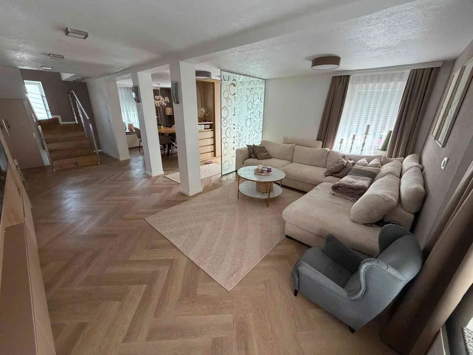 Charmantes 5.5-Zimmer-Einfamilienhaus mit Umschwung in Schlossrued