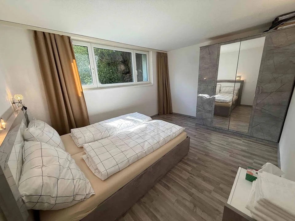 Neuwertige, möblierte 3.5-Zimmer-Wohnung in ruhiger Umgebung