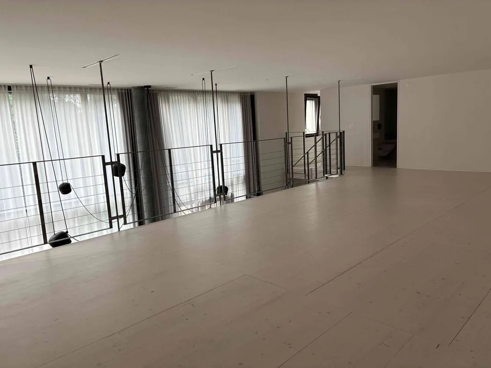 Heller Loft-Büroraum oder Atelier mit Galerie - vielseitig nutzbar