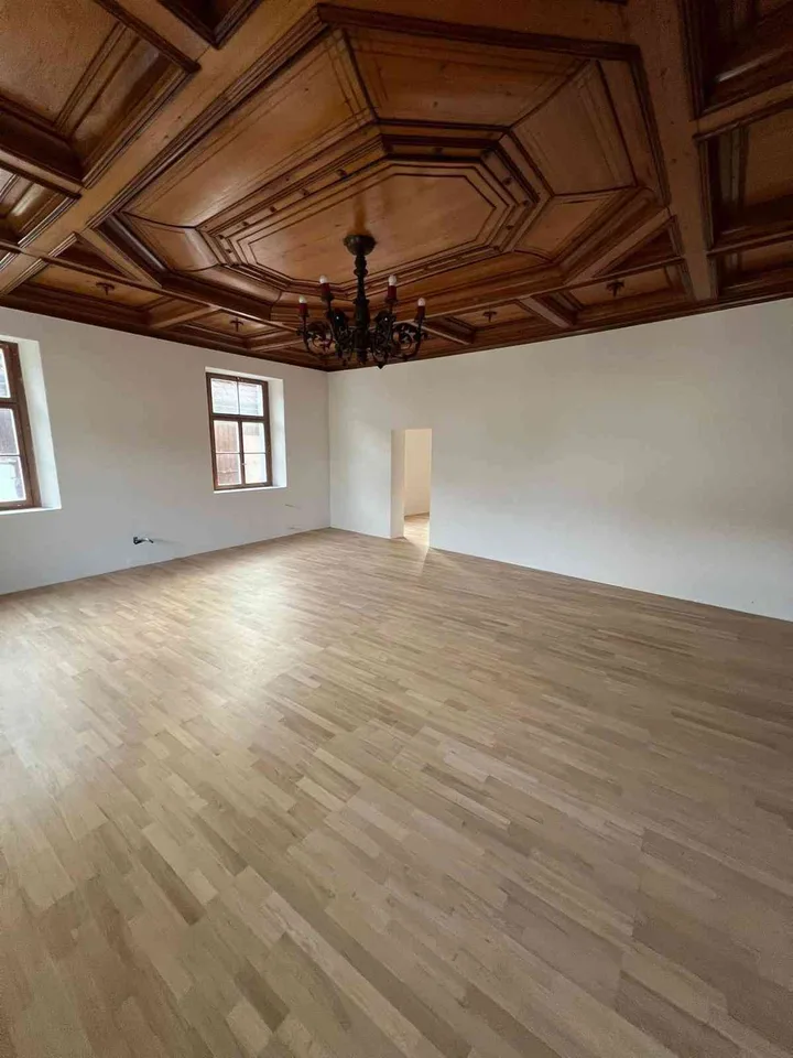 Renovierte exklusive 2.5-Zimmer-Wohnung