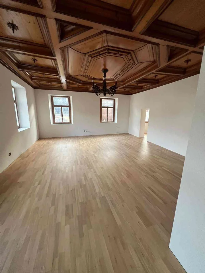 Renovierte exklusive 2.5-Zimmer-Wohnung
