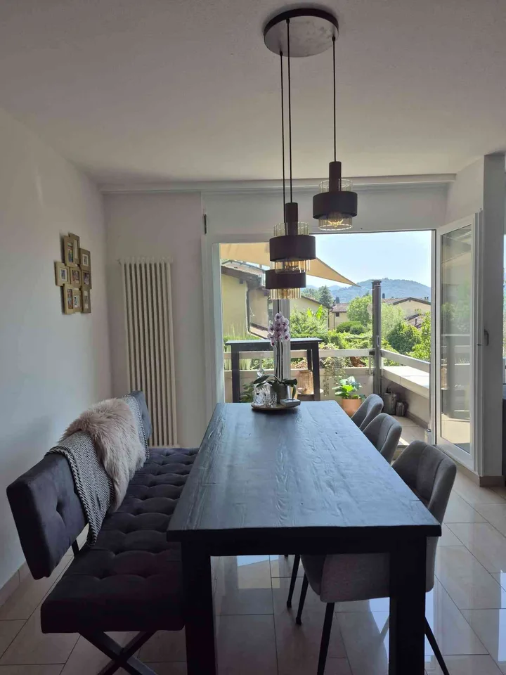 Bright 4.5-Room Apartment, recently renovated, 2 Indoor Parking
