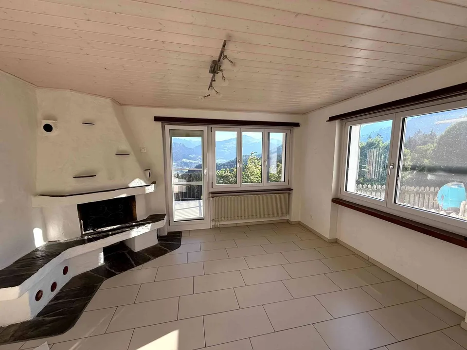 4.5-Zimmer-Ferienwohnung mit Garten in Laax Salums