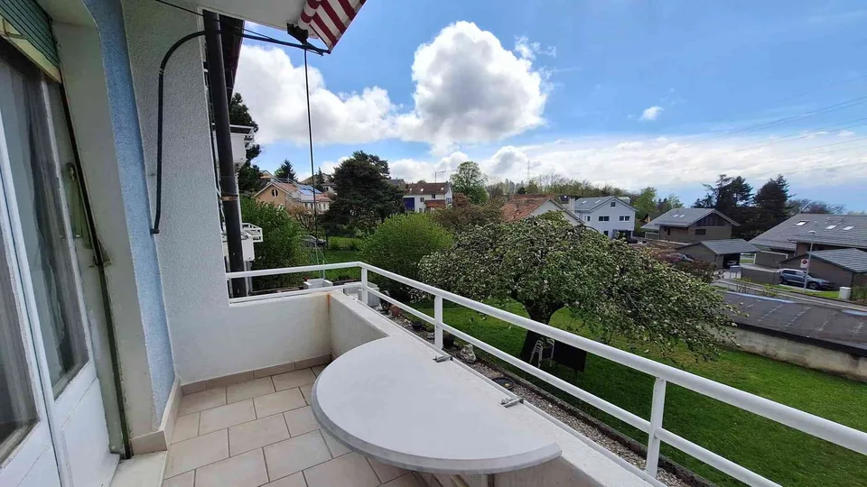 Chambre meublée avec balcon et vue tout compris