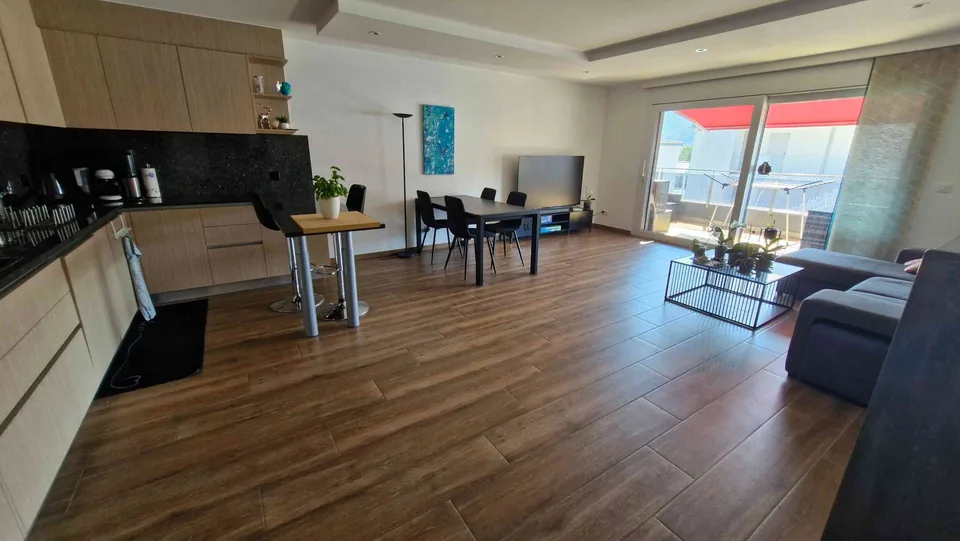 Appartement moderne de 3.5 pièces à Le Pâquier FR avec place de parc