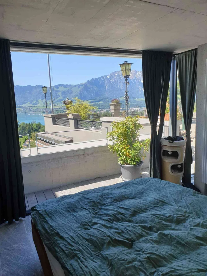 3 1/2-Zimmer-Wohnung mit grosser Terrasse und Sicht auf See und Berge