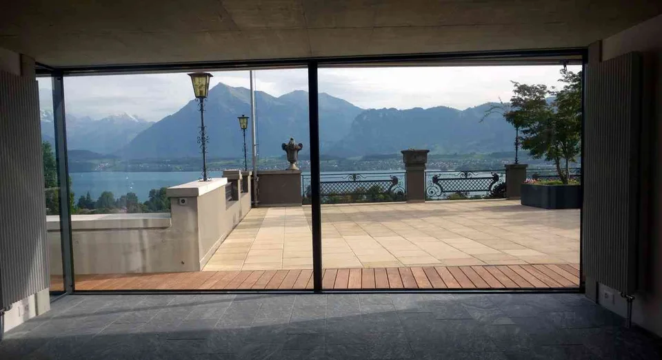 3 1/2-Zimmer-Wohnung mit grosser Terrasse und Sicht auf See und Berge