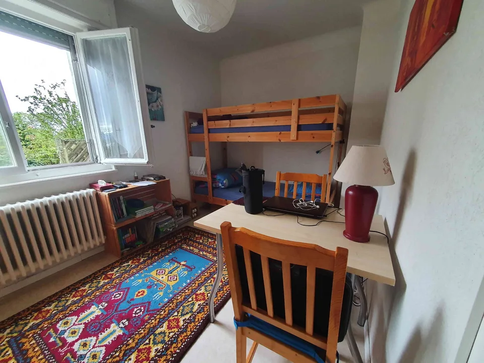 Chambre meublée à louer tout compris