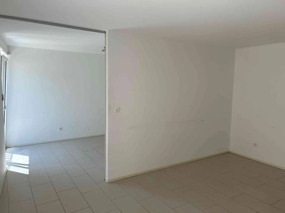 Bel appartement 2 pièces avec terrasse, jardin, cadre verdoyant.