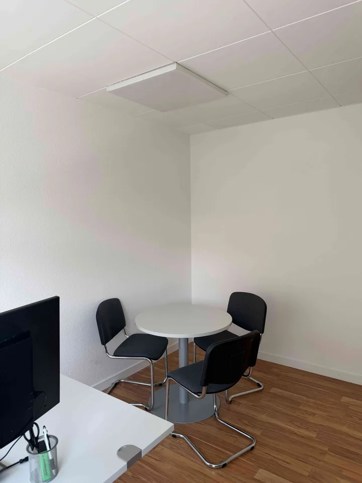 Bureau / Local commercial à louer – Emplacement idéal