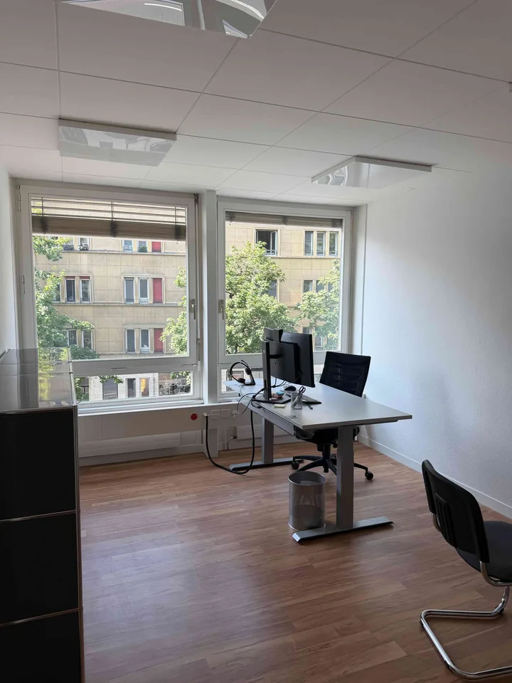 Bureau / Local commercial à louer – Emplacement idéal
