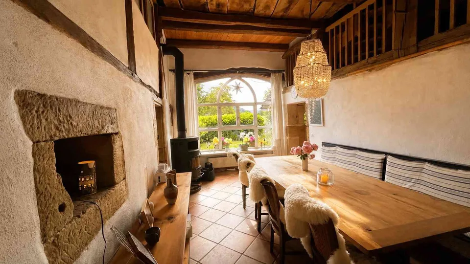 Liebevoll restauriertes Landhaus mit sep. Apartment in Saint Germain