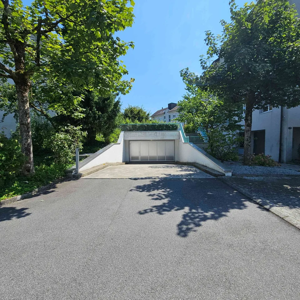 Einstellhallenparkplatz per 1. November 2026