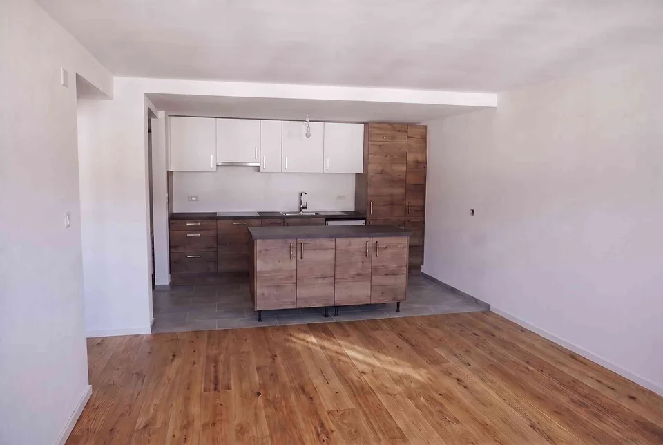 Stilvoll renovierte 4.5 Zimmer-Wohnung mit Bahnhofsnähe