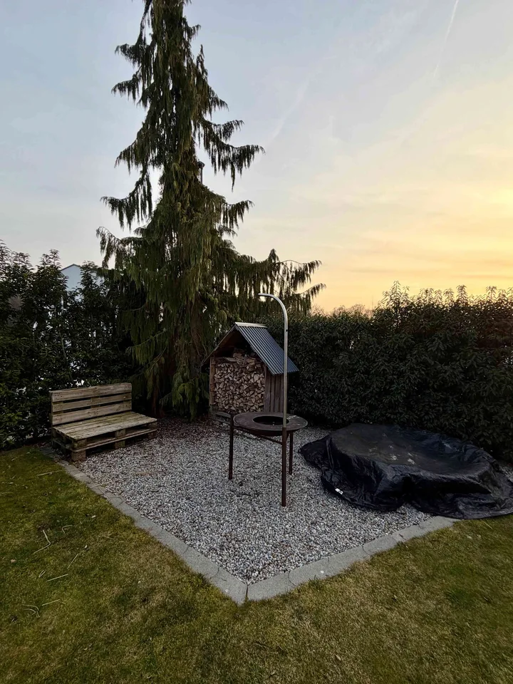 Charmantes Einfamilienhaus mit traumhaftem Garten - Wohnen im Grünen