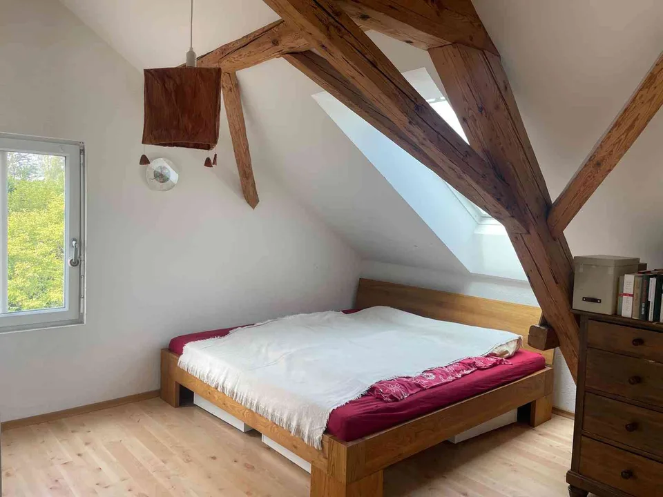 Lichtdurchflutete 4.5-Zimmer-Dachgeschosswohnung in perfekter Lage