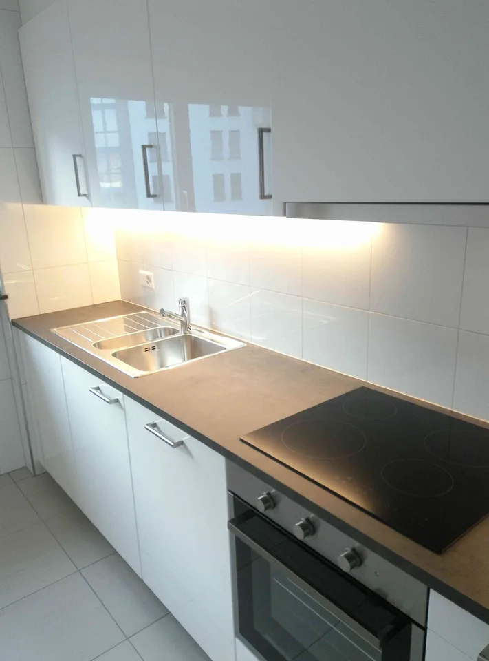 kürzlich Kompl. renovierte 4 Z. Wohnung mit Dachterasse