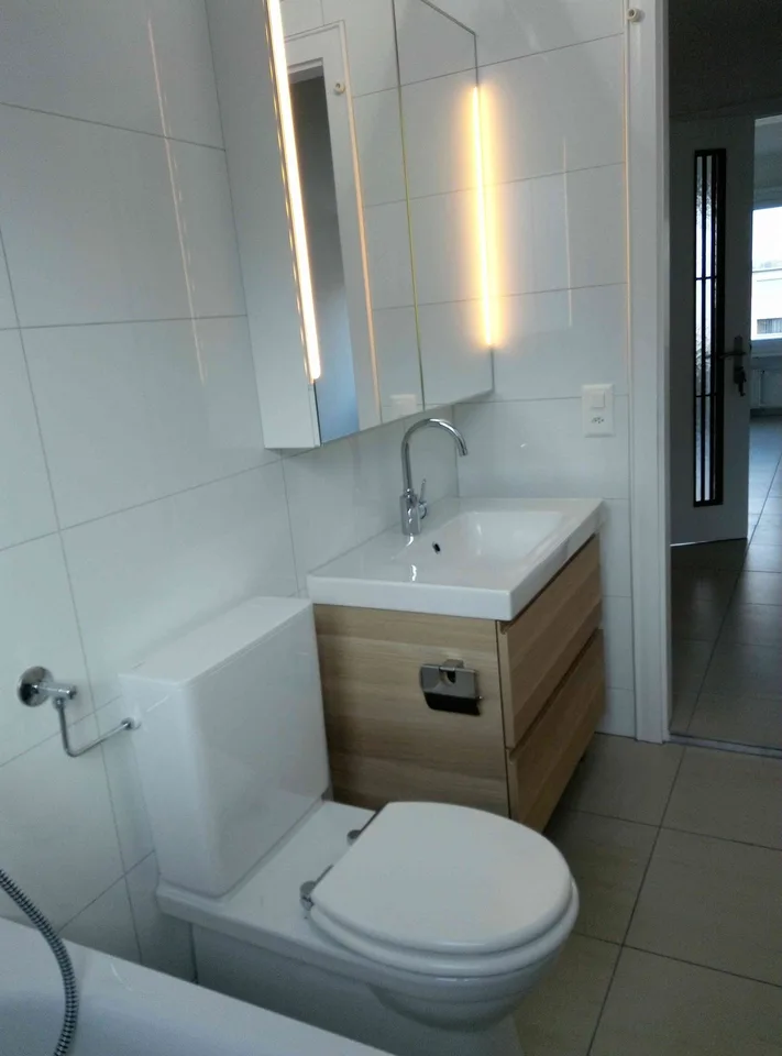 kürzlich Kompl. renovierte 4 Z. Wohnung mit Dachterasse