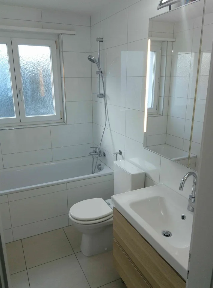 kürzlich Kompl. renovierte 4 Z. Wohnung mit Dachterasse