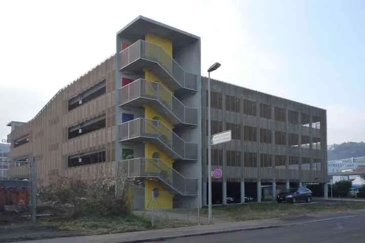 Nachmieter gesucht – Aussenparkplatz in Urdorf