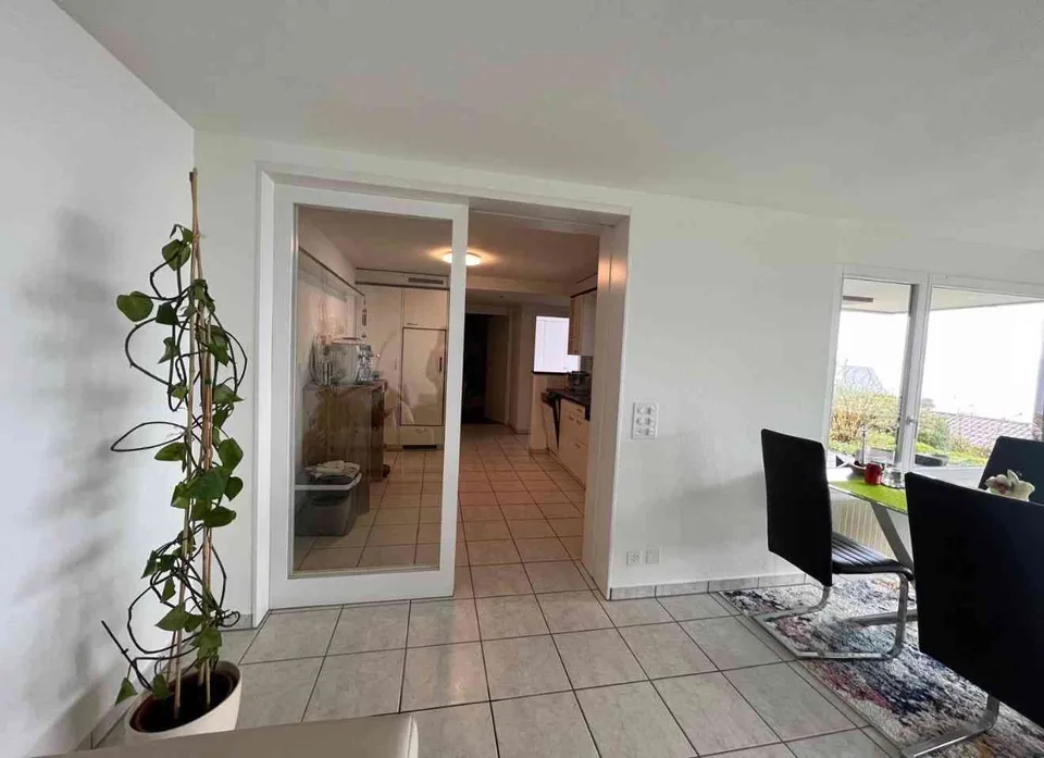 Helle 2½-Zimmerwohnung an sonniger Aussichtslage in 6052 Hergiswil zu