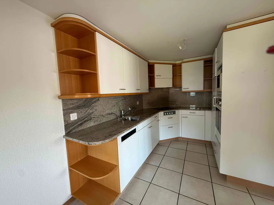 Helle 4.5 Zimmer Wohnung an guter Lage in Bättwil (Dorfkern)