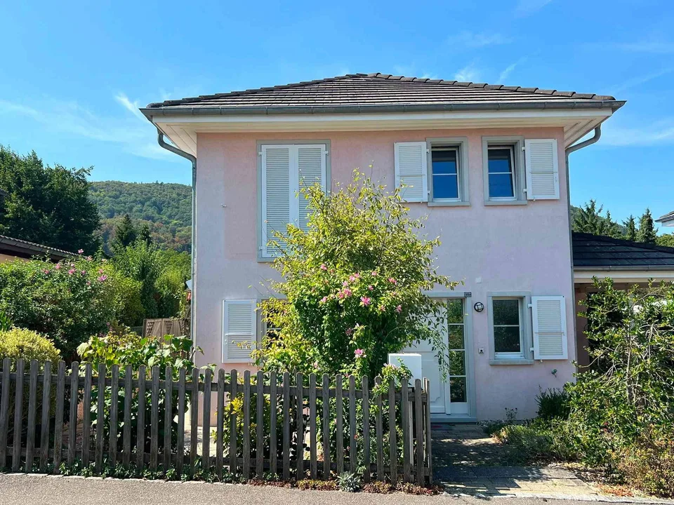 Charmantes 5,5-Zimmer Einfamilienhaus im Grünen