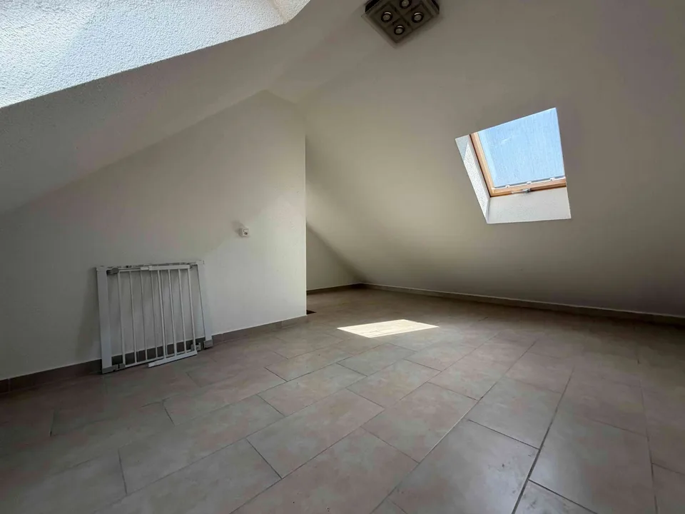 Charmante 5.5 Zimmer Maisonette Dachgeschosswohnung in Oensingen
