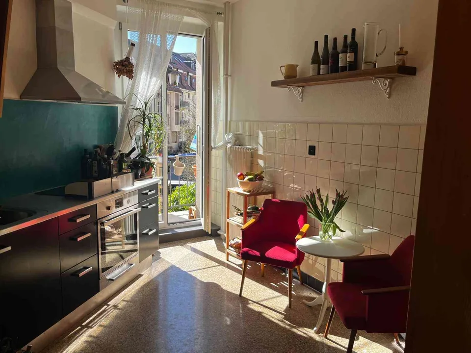 Grosse und helle Wohnung zur Zwischenmiete 10/26 - 02/27