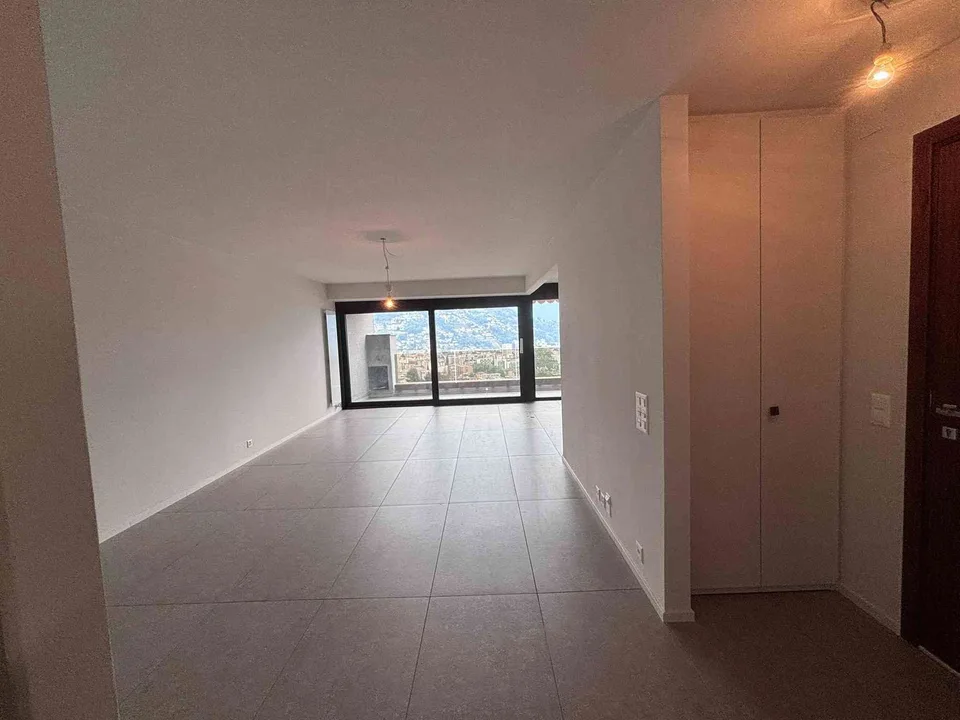 2.5 locali di nuova ristrutturazione con terrazza, vista lago