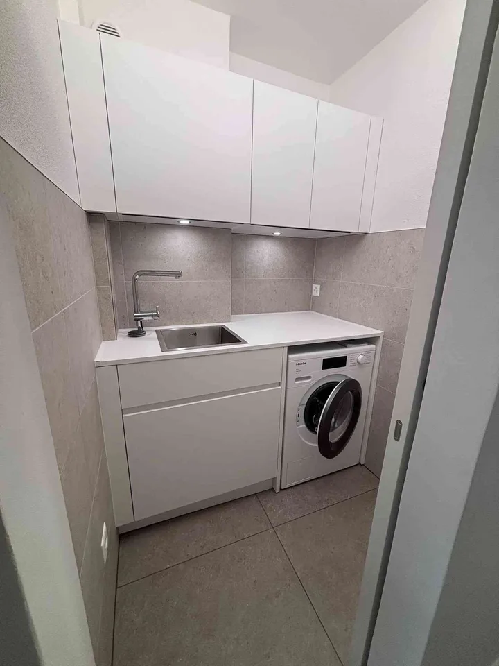 2.5 locali di nuova ristrutturazione con terrazza, vista lago