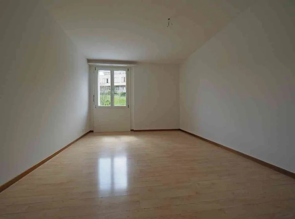 Günstige und Zentrale 4.5 Zimmerwohnung
