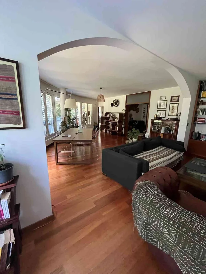Appartement lumineux traversant 6pc. - Box et terrasse inclus
