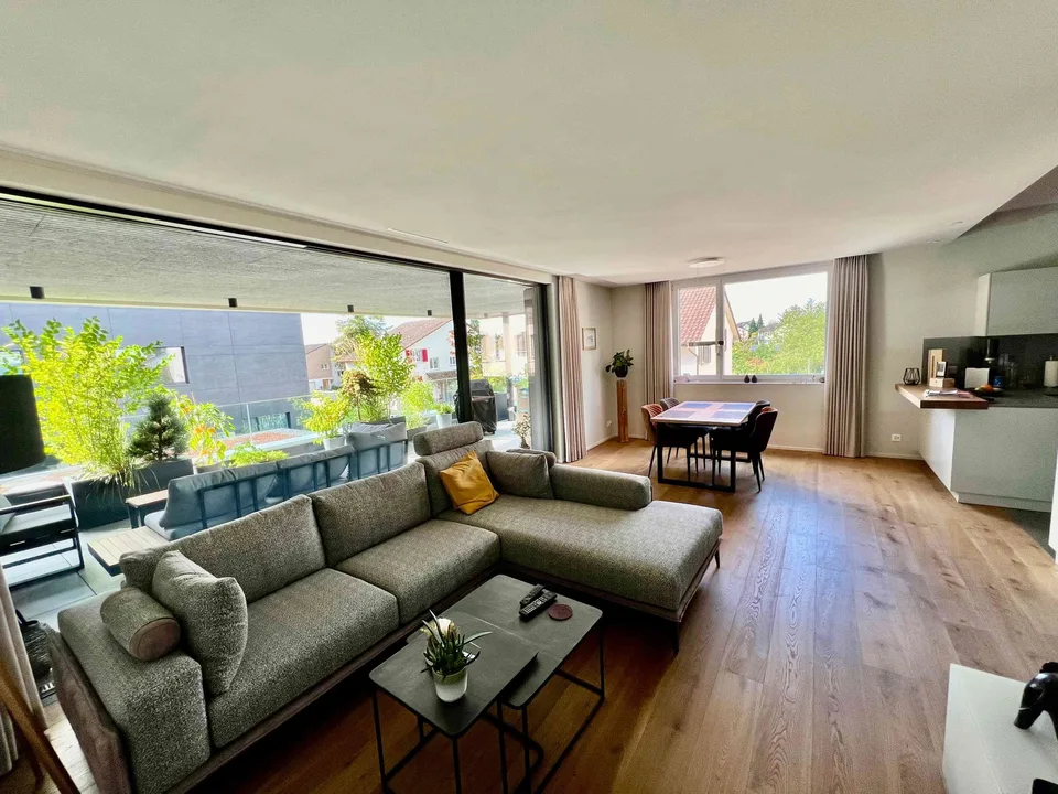 WG-Zimmer mit Bad / topmodern, zentral, ruhig