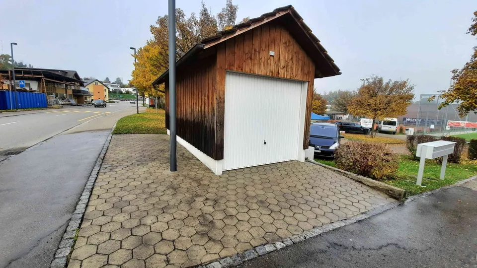 Aussen Abstellplatz für kleiner Camper oder Boot