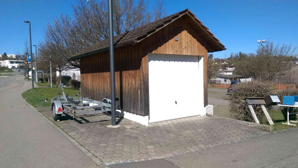 Aussen Abstellplatz für kleiner Camper oder Boot