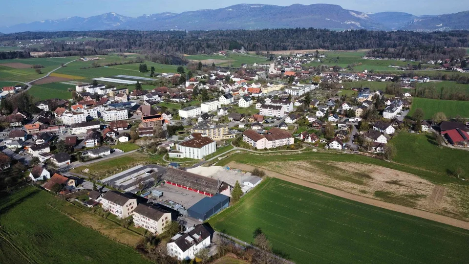 Bauland 3360 m2 mit viel Potenzial