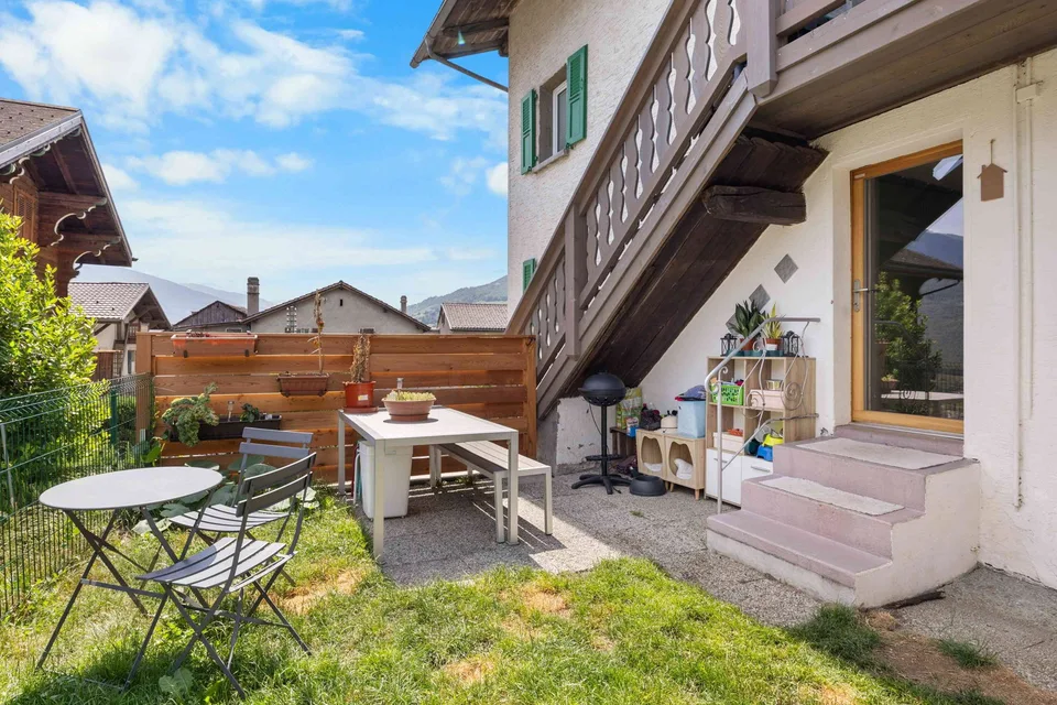 Charmant appartement de 2,5 pièces avec vue panoramique à Muraz