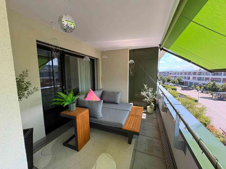 2,5-Zimmer-Wohnung im 2. Stock mit grossem Balkon